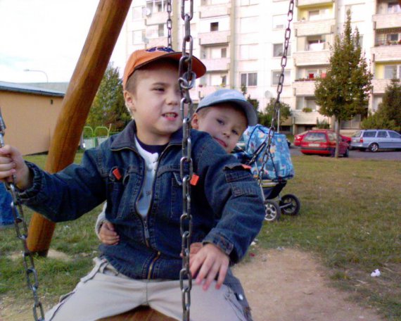 s bračekom